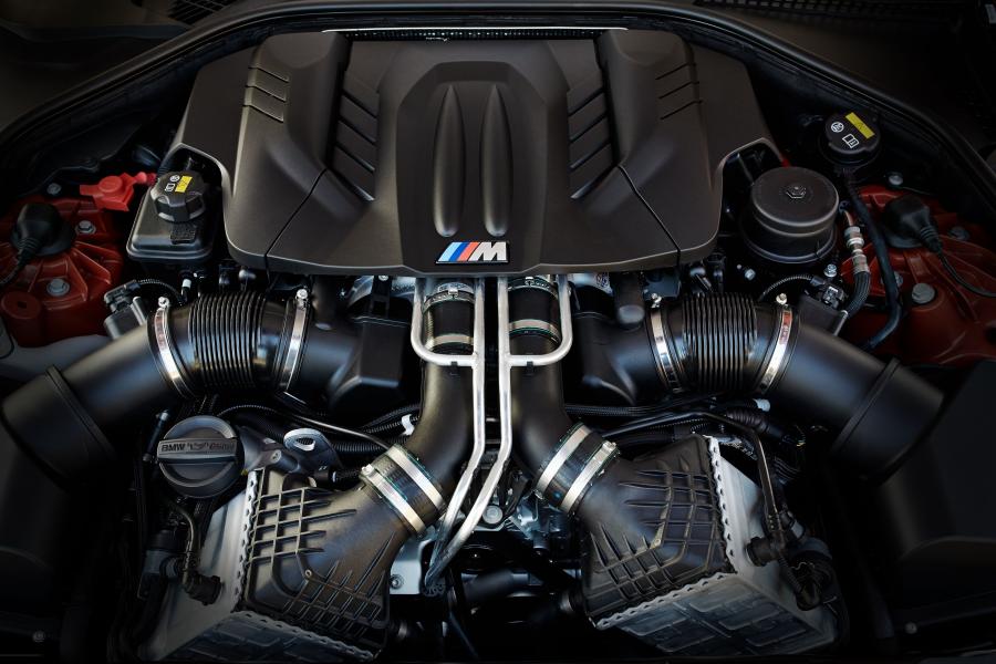  BMW M6 Coupe 2015 года  (фото 18 из 23)